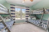Blue Dune: A Dreamy Beach Cottage On The Muskegon Channel Hackley and Hume Historic Site附近的飯店