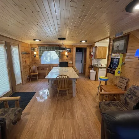 Entertainment Cabin: with 8 Large Screen TV's on 1 Wall.  Great for Small Groups