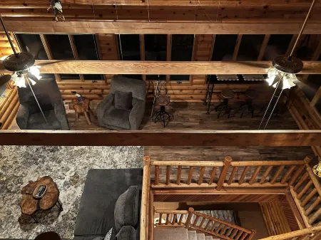 Log home Lake Koshkonong and Rock River !