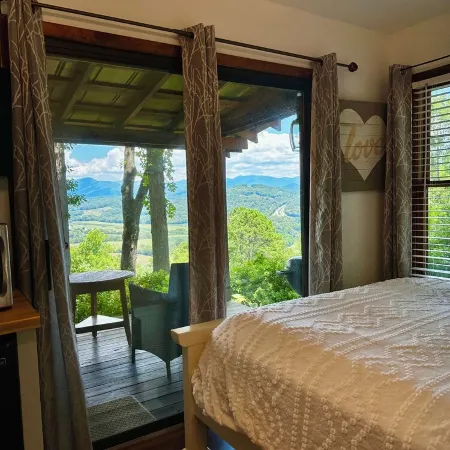 BEST VIEW IN BRYSON CITY IN THE SUGAR SHACK!!