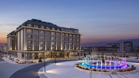 DoubleTree by Hilton Skopje Отели в г. Петровец