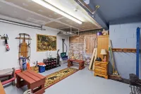 Karaoke!•LUX French Chalet•HotTub•Pool Table•FirePit•Pets•AC•Beach+Lake Access!