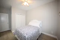 Some-fin to talk about at sunset beach 샬롯트 스테이션 쇼핑센터 주변 호텔