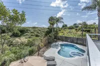 Open 9-28 to OCT 2! Pool, Spa, Pets Ok, Remodeled Beachy Lagoon Getaway!