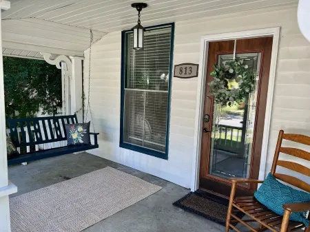 Cottage on Kirkwood Walkable