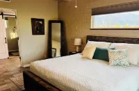 Quiet desert getaway with beautiful views and heated pool, pet-friendly Hotels near CVS