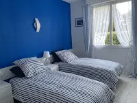 House 80 m from a superb sandy beach Hotels in Cleder