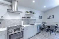 2-Bedroom Condo in the Heart of Aspen. Blocks to Lifts, Shops, and Food.