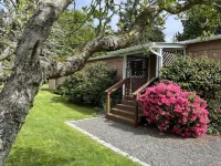 Private Beach Access Trail, peaceful wooded setting - sleeps 3 Hotels near New Dungeness Lighthouse