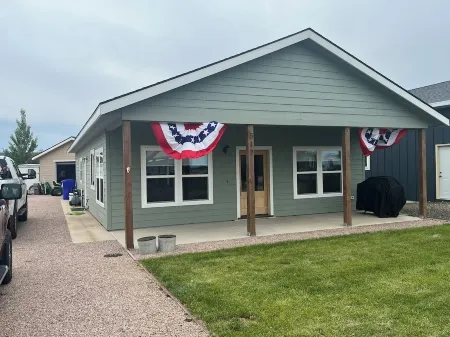 Charming New Lake House Отели в г. Запад Салли