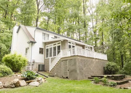 Lancaster County Cottage NO PETS!