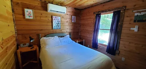 Secluded Log Cabin Getaway