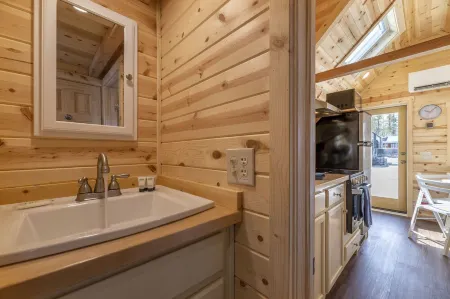 ☆ Luxurious Tiny House ☆ Rocky Mountain Getaway Отели рядом с достопримечательностью «Fairplay Beach»