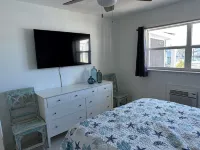 Cozy 1 bedroom 1 bath condo minutes from Sombrero beach.