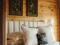 Rosemary on Grand - Cottage Core Lakehouse w/ ADA Dock in Gated Community Hotels in Cleora