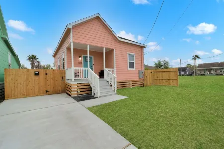 Noon Checkout, Soaking Tub, Sleeps 6 Отели рядом с достопримечательностью «Парк Сивулф»