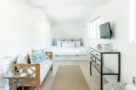 The Bell House Wimberley Boutique Luxury Suite