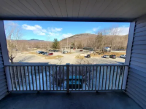 ESCAPE TO THE PERFECT WHITE MOUNTAIN LOCATION - Cozy Condo @ Lincoln Station 林肯酒店