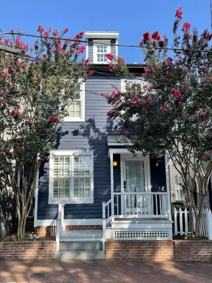 All-stop.  Rental Midships. Hotels near William Paca House & Garden