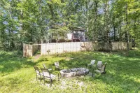 Vintage 4BR Retreat with Game Room & Fire Pit
