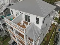 Pet-Friendly Beach House, 2 Blocks from the Ocean
