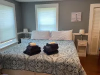 Vilano Beach Cottage,  1/2 block to Surfside Beach.  Historic Capo Cottage