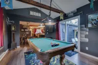 Enchanted Castle - Unique & Charming Getaway - Kalahari, Camelback, & Casino