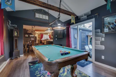 Enchanted Castle - Unique & Charming Getaway - Kalahari, Camelback, & Casino