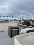 Oceanside beach retreat 3 min walk to beach Rooftop views - 3-Star