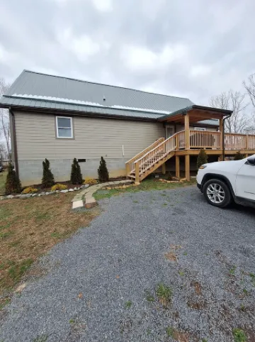 Buckingham cabin#2 @ the Lake minutes from New River Gorge National Park Hot tub