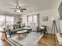 Vibrant 3 bed 1.5 bath home that's close to everything in OKC!!! Hotels in The Village