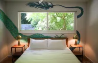 Serene Mid-Century Retreat Hotels in Shoreline