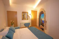City Center, Completely Renovated, Historical