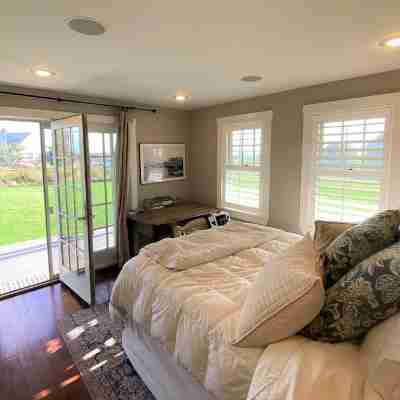 Have it all! The perfect Nantucket getaway for stunning ocean views and beaches! Rooms