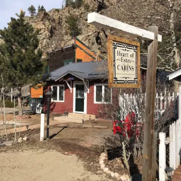 Vintage Cabin in Downtown Estes Park