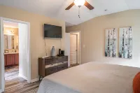 Putt in the Pines Hotels in Aberdeen