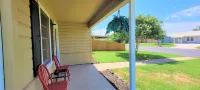 DOG FRIENDLY & REMODELED COZY COTTAGE