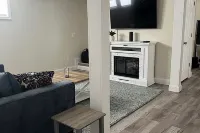 Cozy 4-bedroom house with AC and WiFi in Centereach, New York. Hotels in Centereach