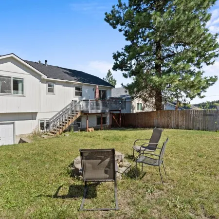 6BR/3BA House - 2nd Living and Entry - 18 Guests