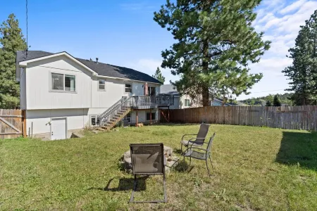 6BR/3BA House - 2nd Living and Entry - 18 Guests