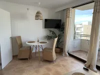 Nice apartment with side sea view - beach / pedestrian