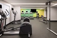 Holiday Inn & Suites RICHMOND - WEST END by IHG - Gym