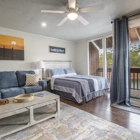 unFOREgettable 19th hole - steps from the Country Club, Golf & Pools - Pets OK!