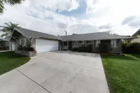 4BD REMODELED HOUSE, FIREPIT, GAMEROOM, CLEAN!