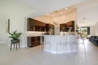 Luxury fully rehabed house with Lake View