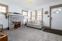 The Cedar House Hotels in Steubenville