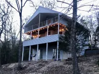 Super cute & comfy 2 1/2story lake house by Bull Shoals lake 1hr east of Branson Hotels in Ozark County
