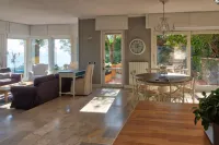 Villa with sea wiew, spa, air conditioning, elevator