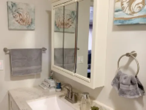 Charming, spacious, exceptionally clean & private apt! Ideal Ithaca location! Hotels in Town of Ithaca