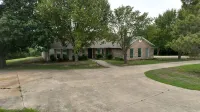 Minutes from Marina Del Rey and Boat Ramps at Soldier Creek on Lake Texoma.